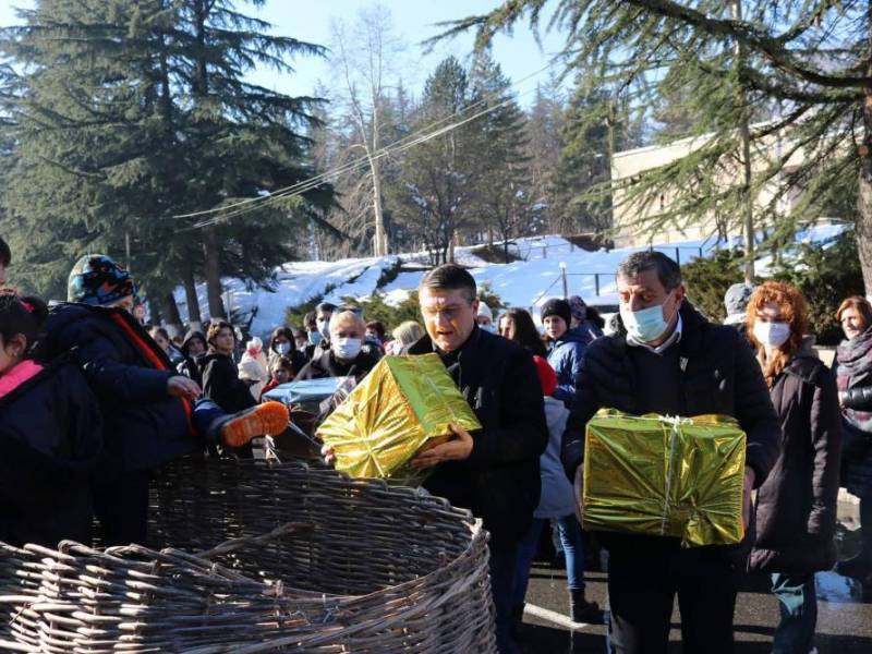 ლეჩხუმში,შობის დღესასწაულთან დაკავშირებით, ტრადიიცისამებრ,  ,,ალილოს" სადღესასწაულო...